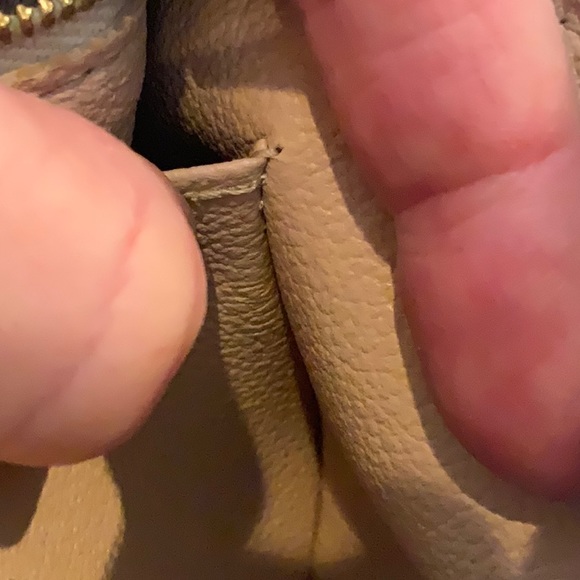 LV cosmetic bag - Picture 5 of 10